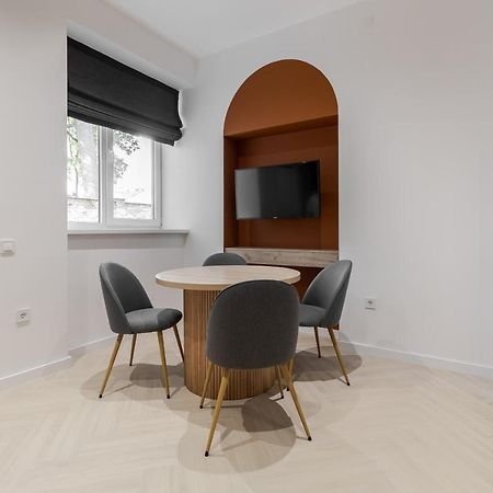 Inshiapartments On Ferentsa Lista Str Lviv Exteriör bild