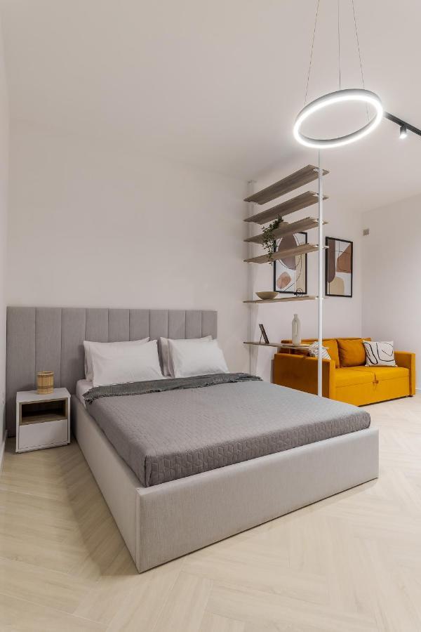 Inshiapartments On Ferentsa Lista Str Lviv Exteriör bild