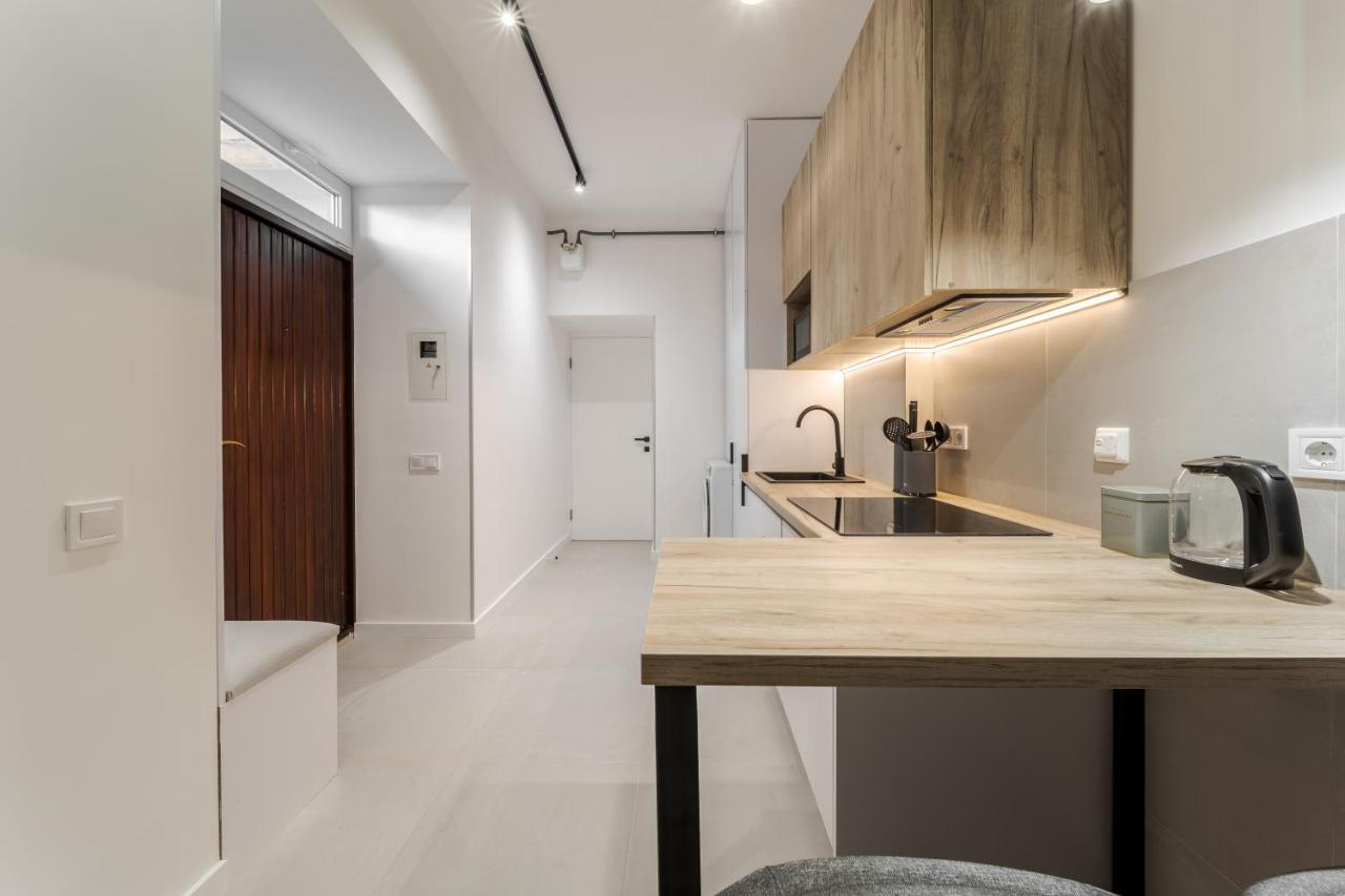Inshiapartments On Ferentsa Lista Str Lviv Exteriör bild