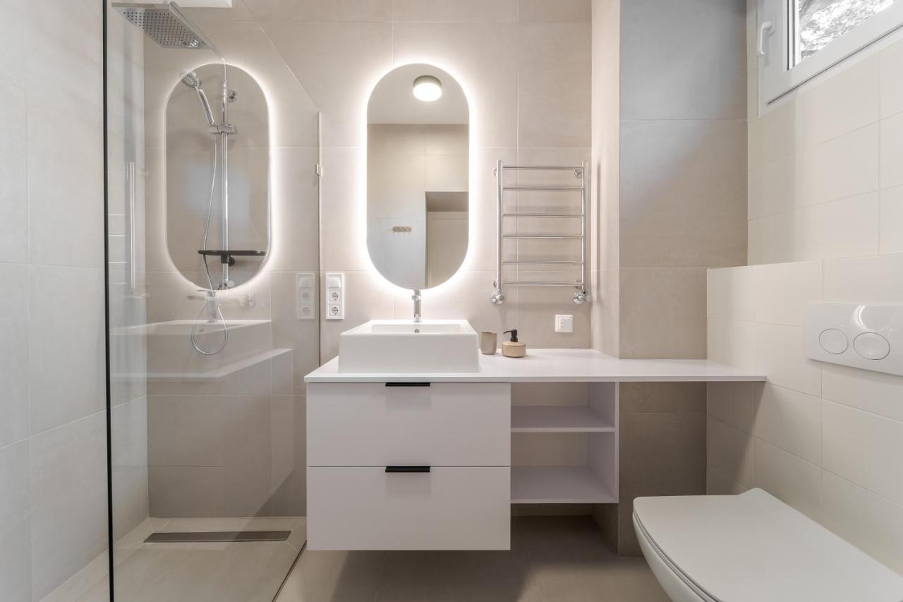 Inshiapartments On Ferentsa Lista Str Lviv Exteriör bild