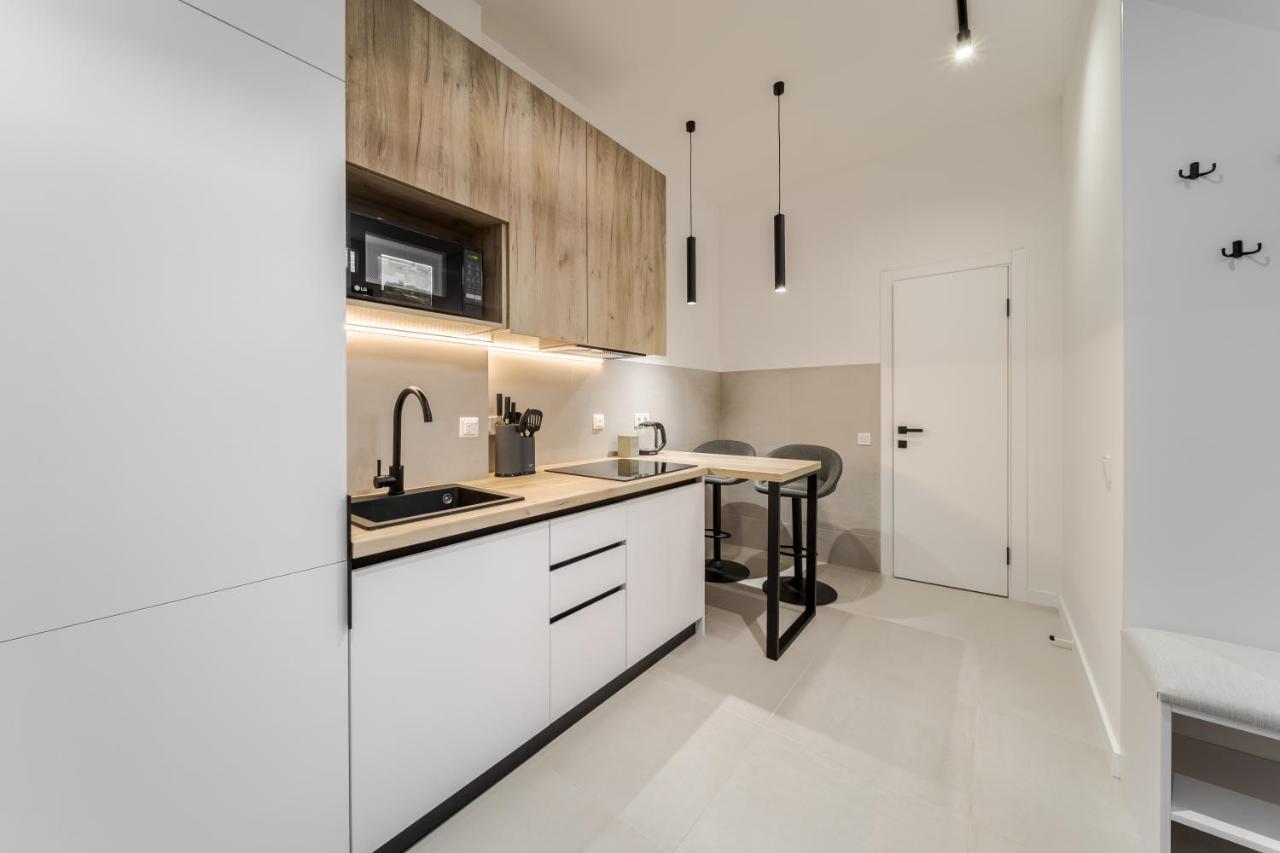 Inshiapartments On Ferentsa Lista Str Lviv Exteriör bild
